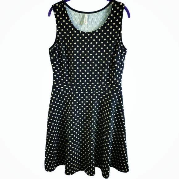Gilli Dresses & Skirts - Gilli Black And White Polka Dot Sleeveless Dress. Size L-XL.